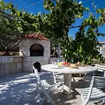 Vila Mirni Kutak *